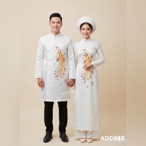 Elegant White Traditional Outfit with Embroidery